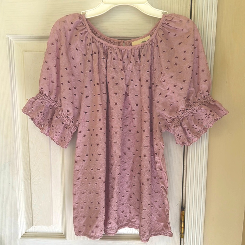 Universal Threads - image 1